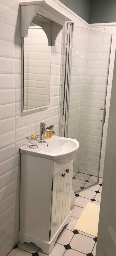 Villa Kertelhof Guesthouse Kardla Bagian luar foto