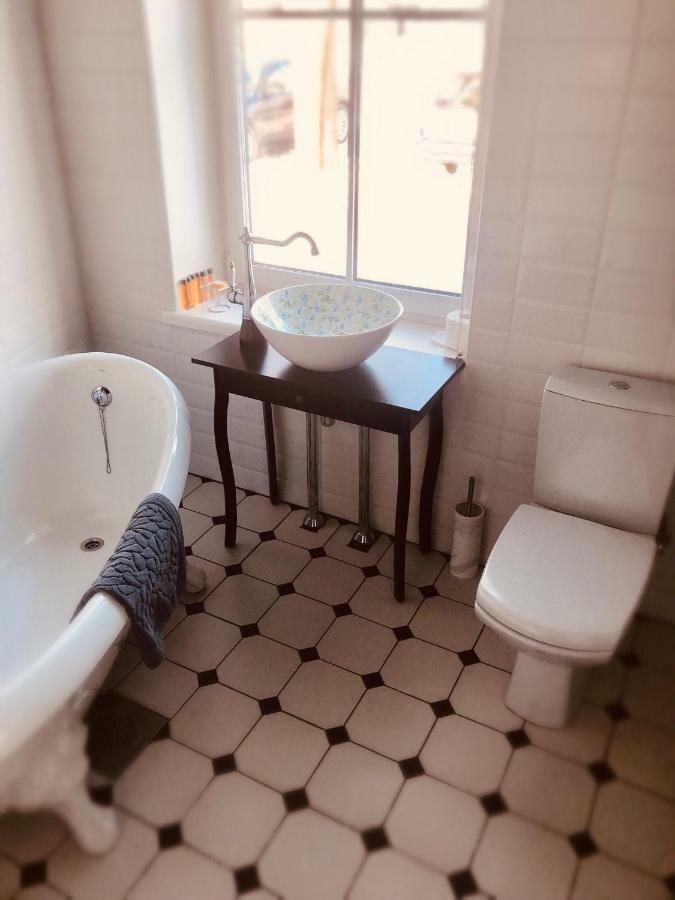 Villa Kertelhof Guesthouse Kardla Bagian luar foto